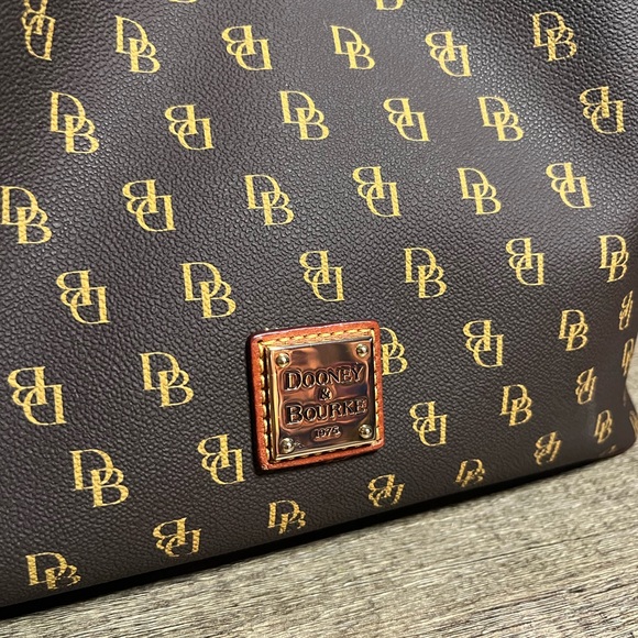 Dooney & Bourke Gretta bag - Picture 2 of 14